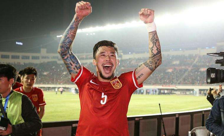 中超右前卫球员排名,中超现役中后卫排名