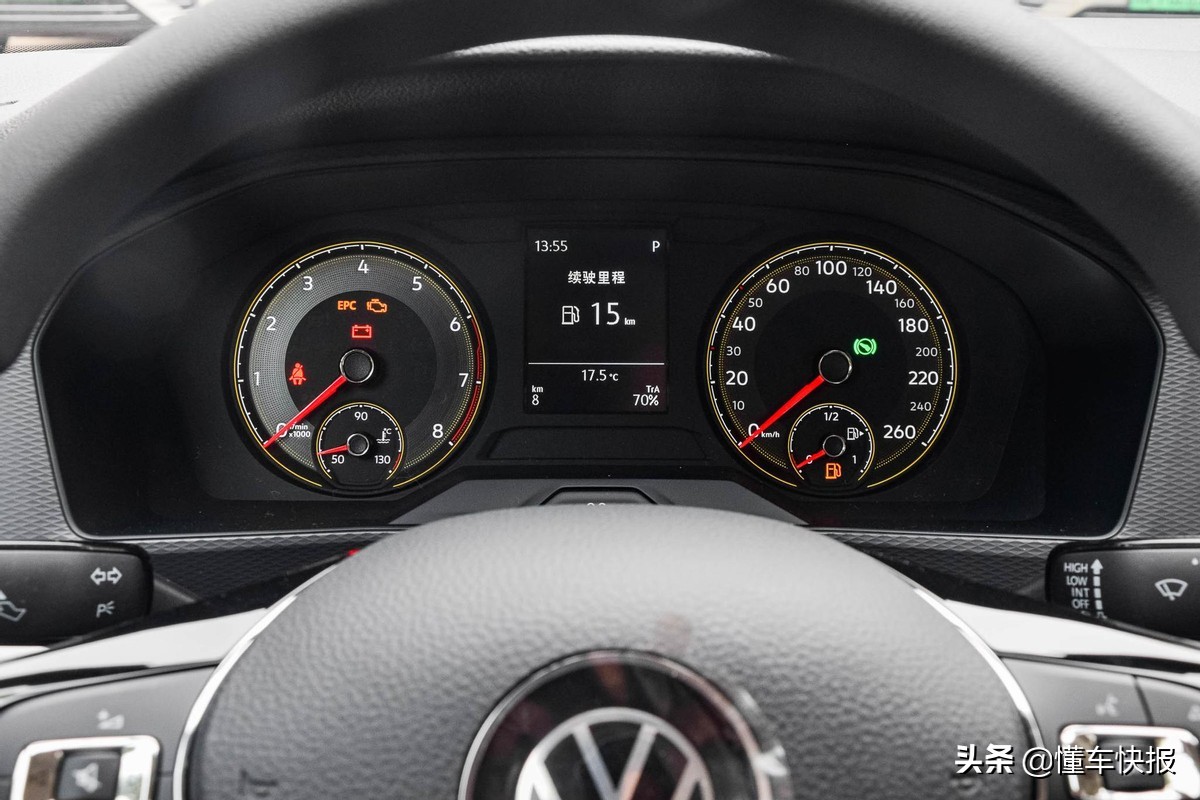 15款朗逸1.6二手车对比2017款福睿斯,福特福睿斯和大众朗逸谁的价格高