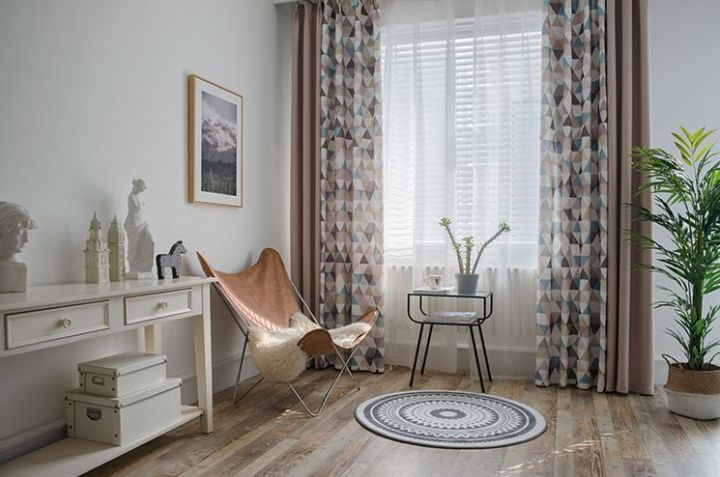 选窗帘要纯色的好还是拼接的好呢,选窗帘都比较在意哪些方面