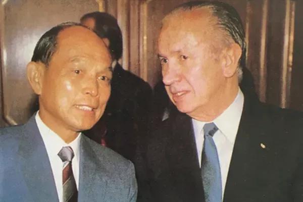 三房太太，13名子女，争夺几百亿家产，霍家宫斗比港剧精彩多了