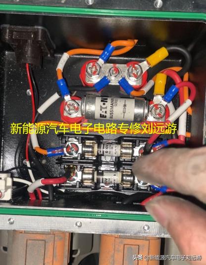 福汽启腾m70ev电池维修,福汽启腾m70充电机维修