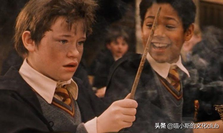 哈利波特洛哈特教授的书,哈利波特洛哈特教授上课