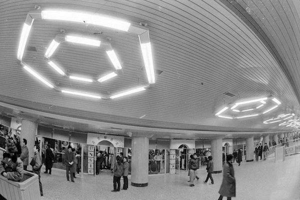 八九十年代北京老照片：北京饭店开起夜市，中关村孕育一批IT精英