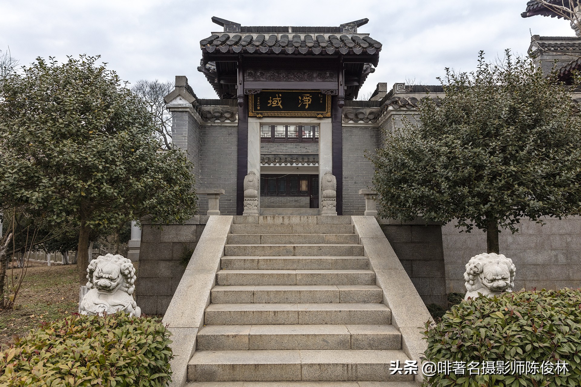 山门朝北开韦陀菩萨坐正殿律宗第一名山宝华山隆昌寺1500年