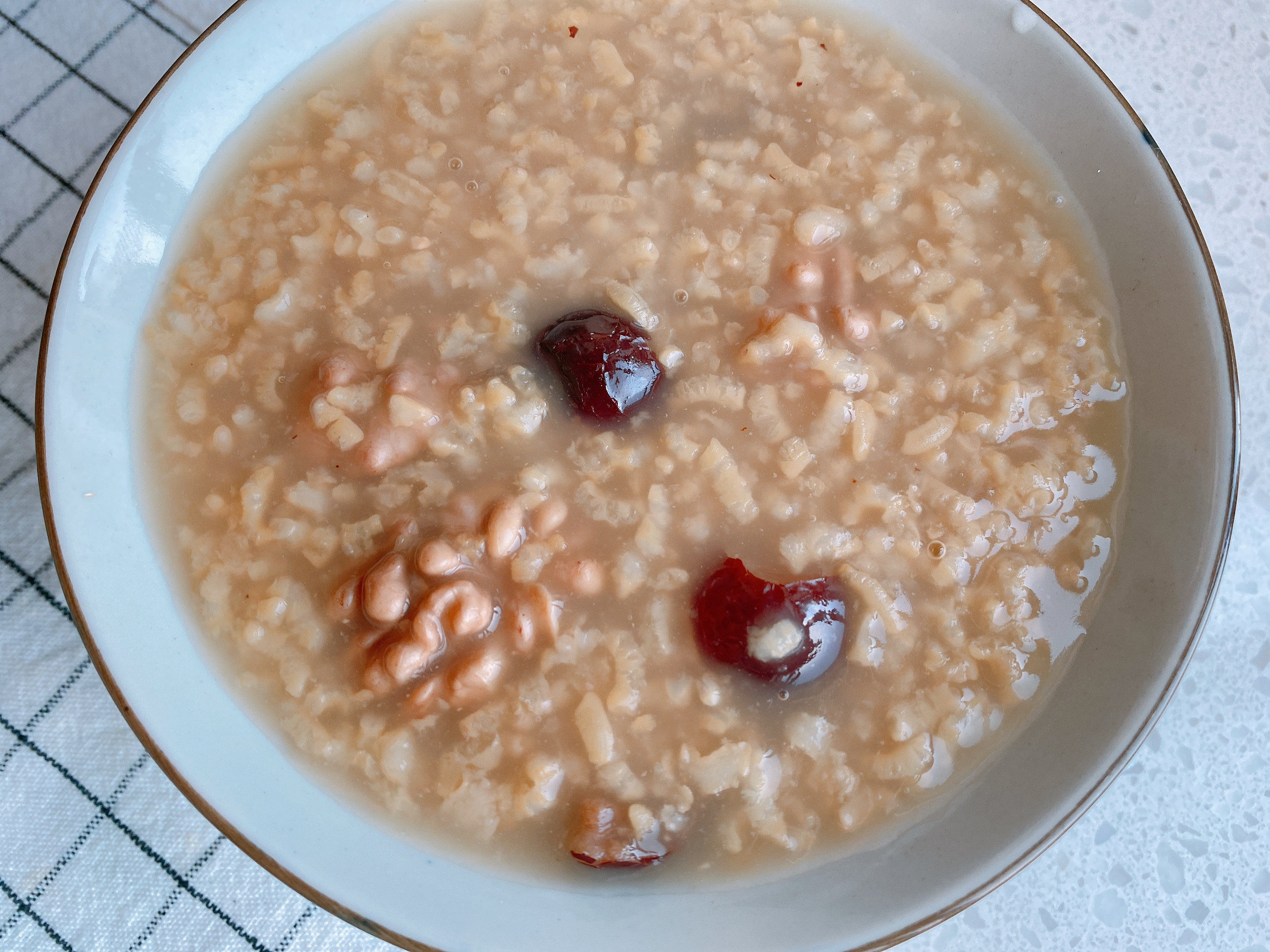 冬天多喝什么粥比较好,冬天喝这4种粥养胃还瘦身