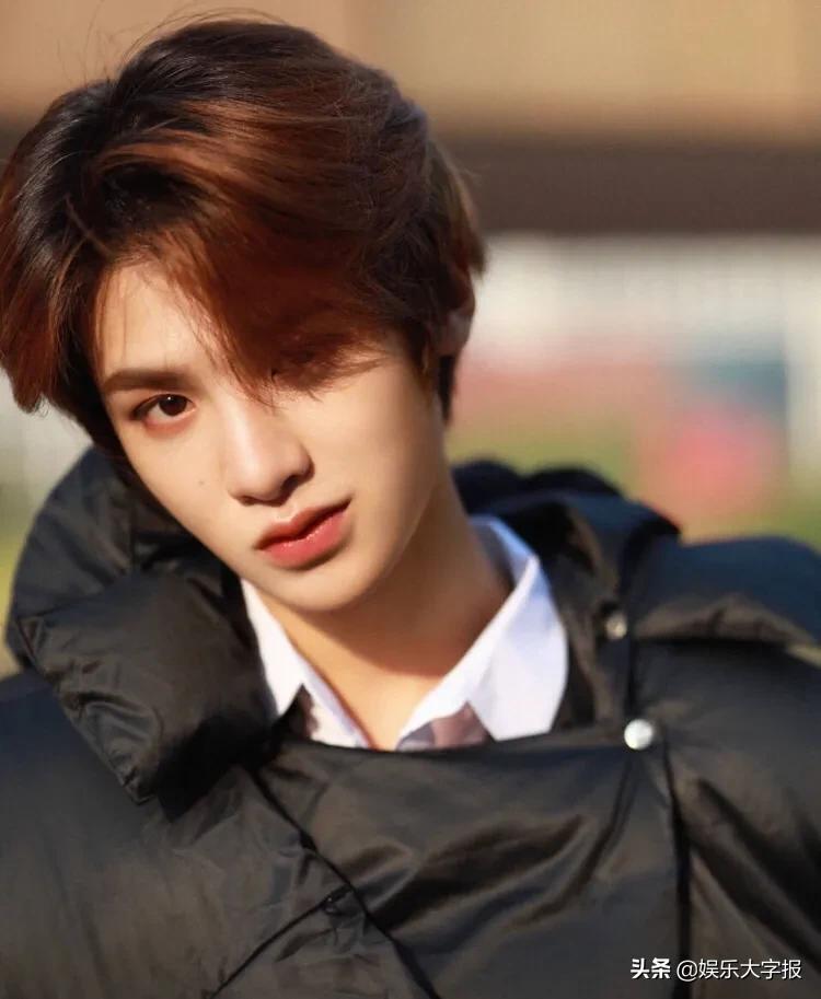 明星被粉丝撩土味情话,肖战被粉丝土味情话撩到害羞