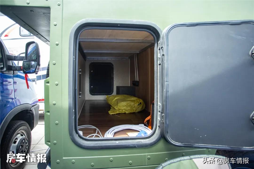 售价不足6万元国产房车,军车民用版房车
