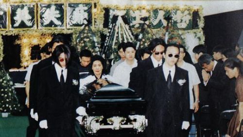 黄家驹对香港娱乐圈的评价,黄家驹对香港乐坛的挣扎与失望