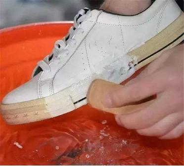 冬季羽绒服清洗妙招,羽绒服不可干洗怎么清理