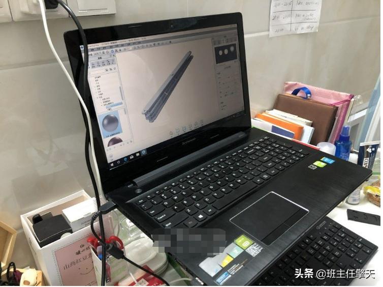 联想笔记本清理灰尘技巧+修理断裂的螺丝柱