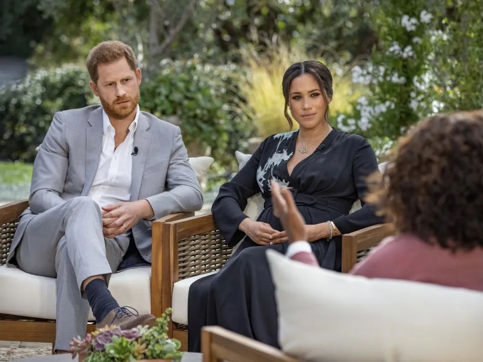 梅根在王室时经常闹出丑闻,梅根和哈里爆料王室新丑闻