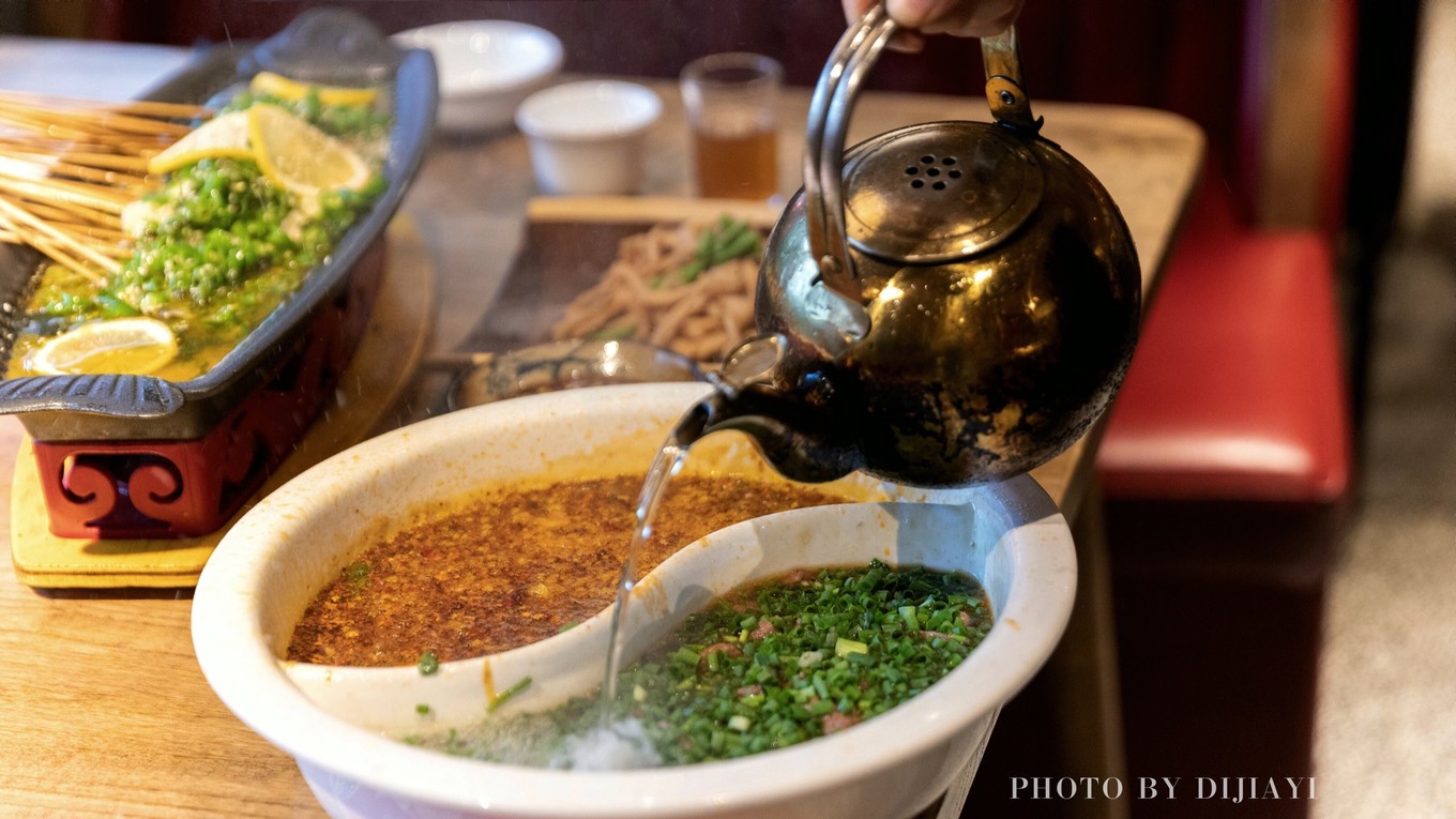 成都人气最旺的网红美食了解一下,成都万年场美食网红店