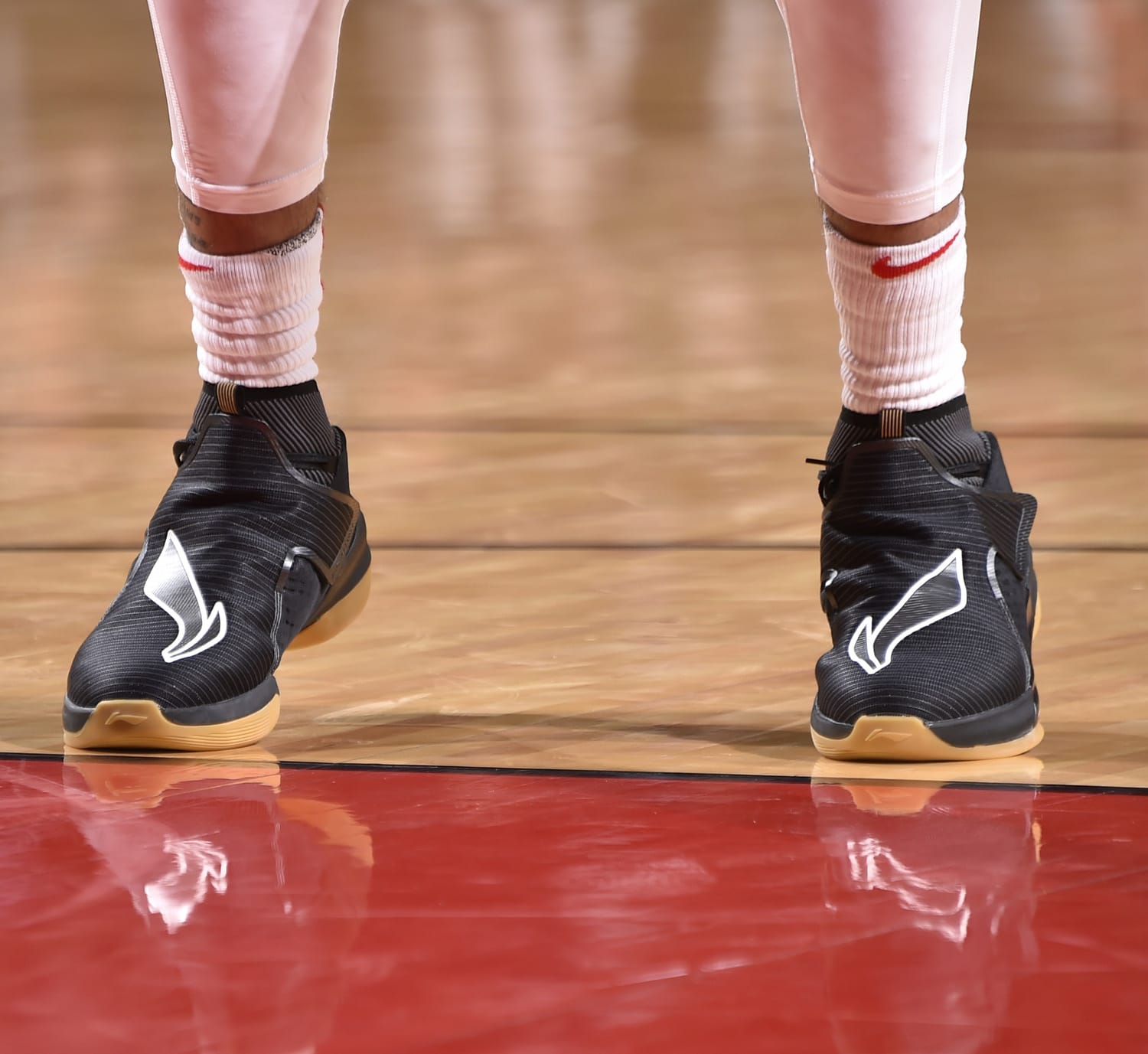 nba公认最好看的篮球鞋,nba常规赛球鞋上脚精选