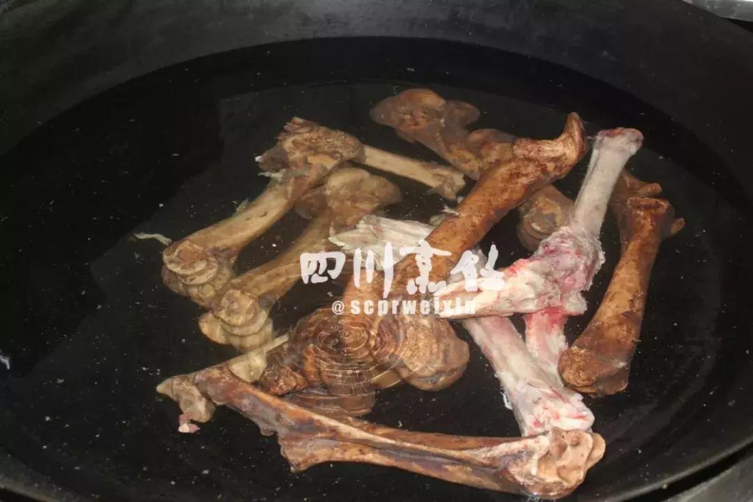 谁说火锅只有辣的好吃,火锅正宗牛油制作