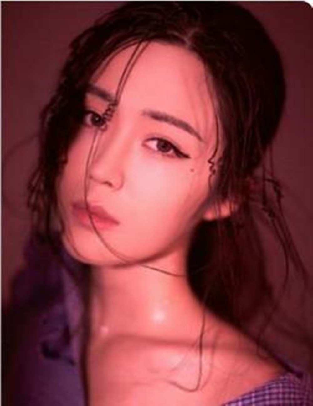 脸上有痣的女孩子长得好不好看,女的脸上长痣面相图解