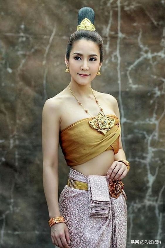 泰国的民族服装是怎么样的,泰国传统服装泰服