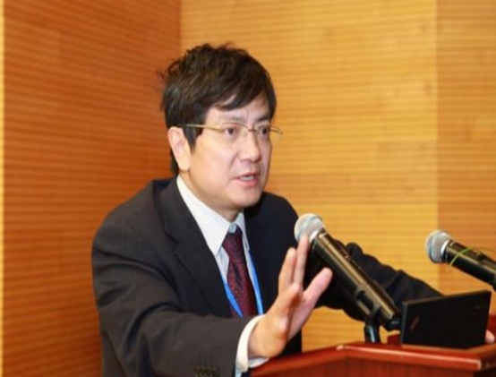 郑强谈空姐端茶倒水,郑强教授谈到空姐要研究生学历