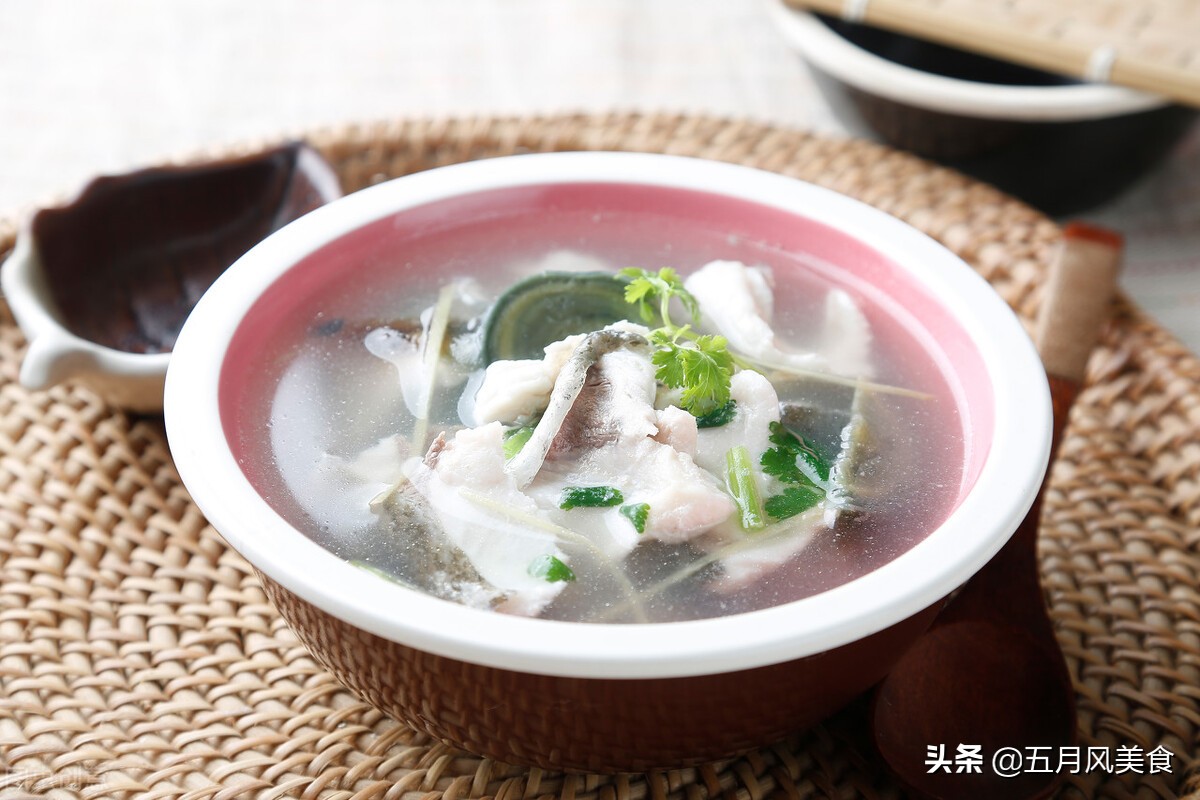 男生冬日喝什么养生汤,男人冬天煲什么汤最滋补