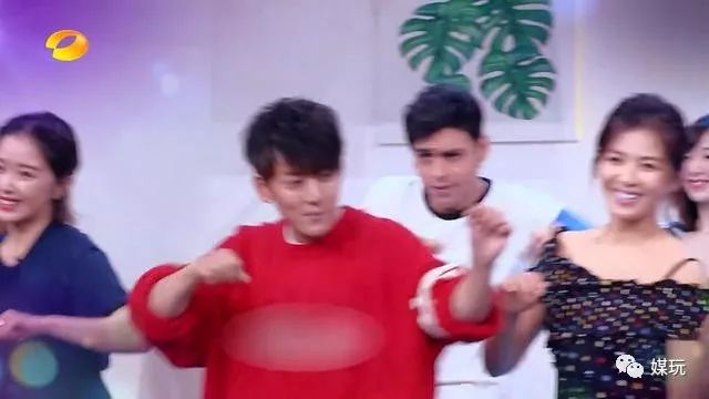 一个镜头60个马赛克，这节目“打码”破纪录了！网友：有骨气