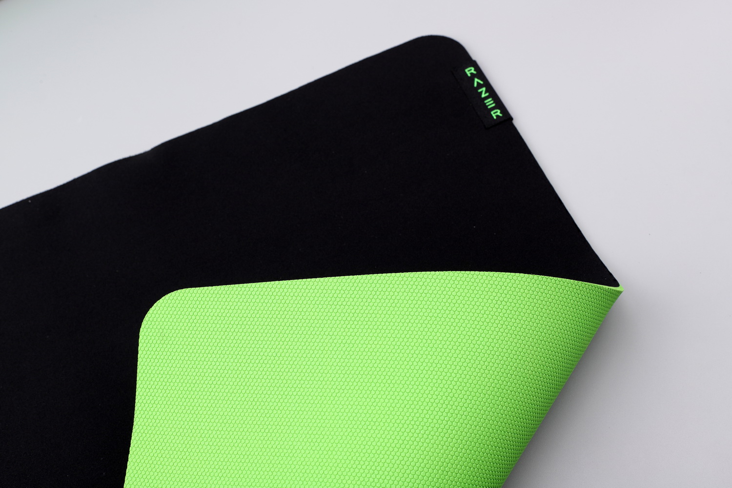 罗技gpw适合哪个鼠标垫,罗技gpw配什么鼠标垫