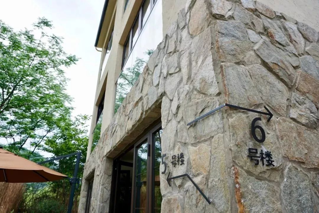 莫干山网红儿童旋转滑梯民宿,莫干山新晋森林亲子民宿无边泳池