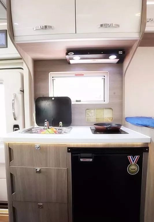 澶у瀷鏅鸿兘鍌ㄥ瓨浠撳簱,椋炵鎴胯溅ad02