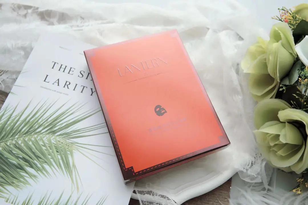 护肤后脸上有白色颗粒,脸上起白色小粒用什么护肤品