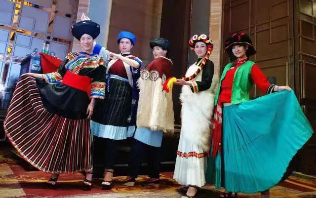 云南民族服饰批发市场昆明,云南民族服装批发一手货源