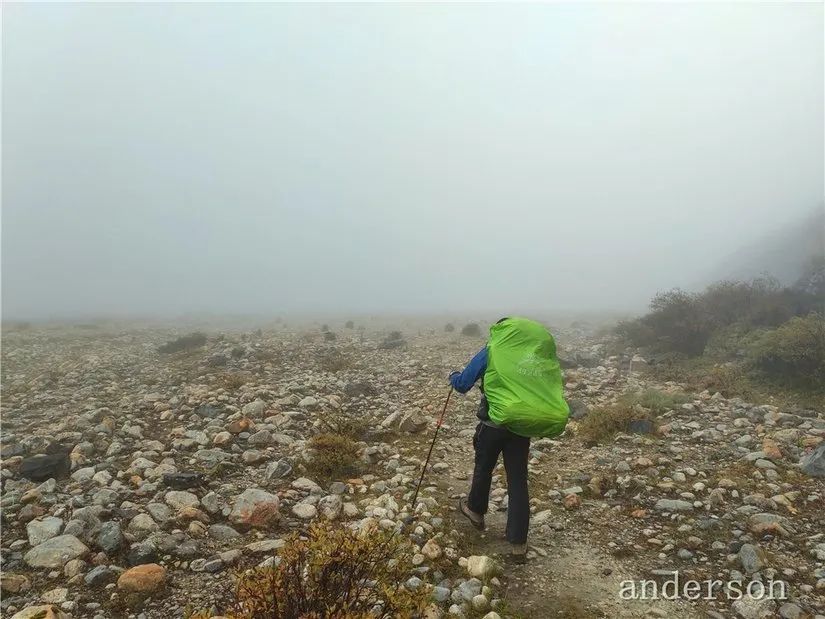 陪着贡嘎过仲秋，深夜听到女生的尖叫（上）