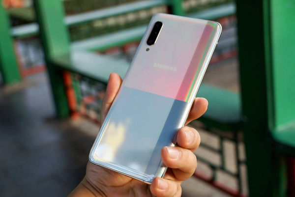 三星5g概念机7.2英寸大屏5600mah,三星5g手机8+256