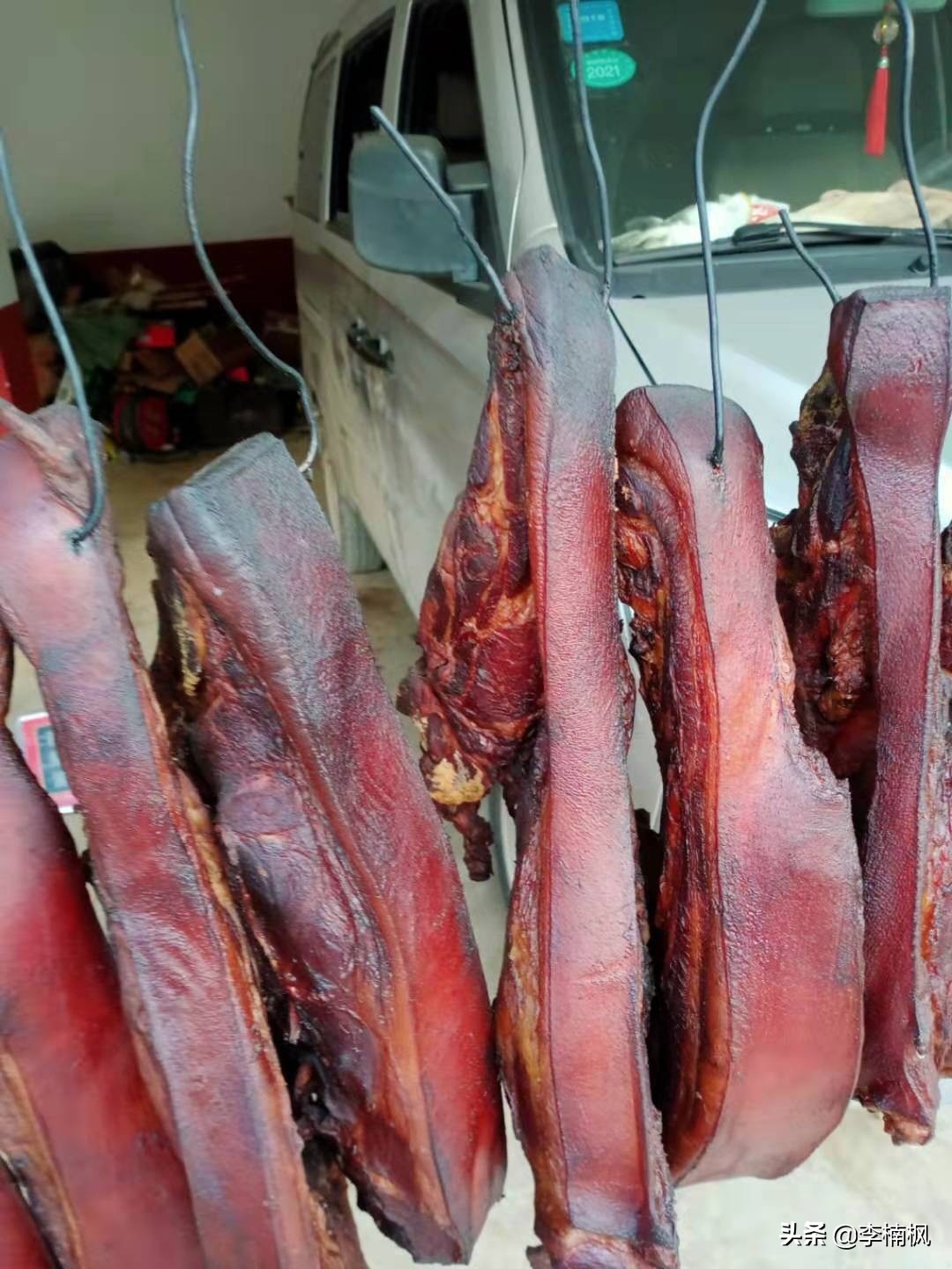 安化发展经济的要素单一，但安化擂茶、柴火腊肉可以做成特点产业