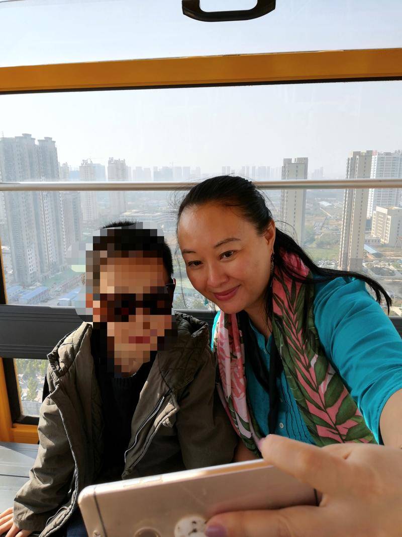 为了寻找被藏起来的孩子，这些妈妈开始抱团取暖