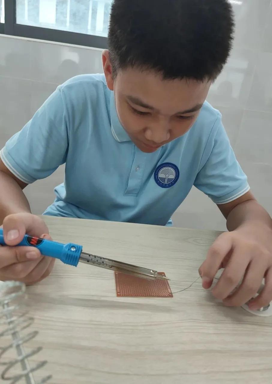 初中生的科技热情怎么点燃？位于大湾区的这所学校开设了这门课