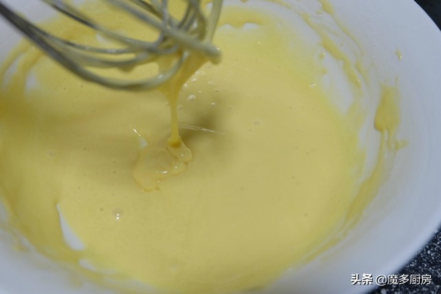 100克低筋面粉做蛋糕要放几个鸡蛋,130克低筋面粉放多少鸡蛋做蛋糕