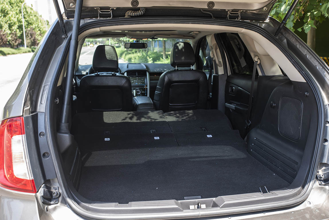 试驾福特新款福克斯视频,试驾老款福特福克斯两厢