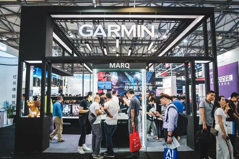 「极限头条」京张智能铁路贯通；4成轮滑鞋不合格