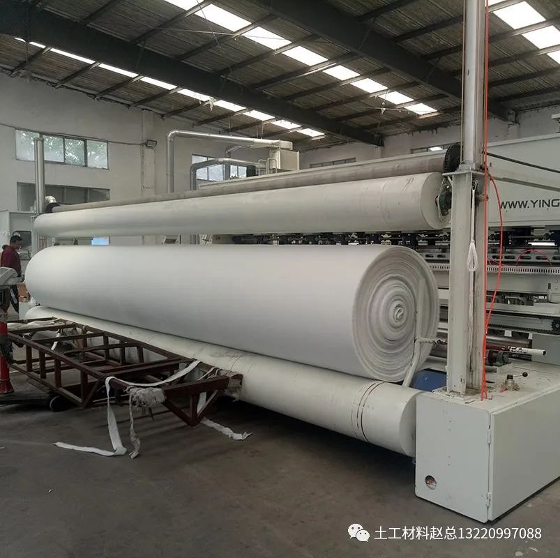 长丝土工膜,土工膜护坡