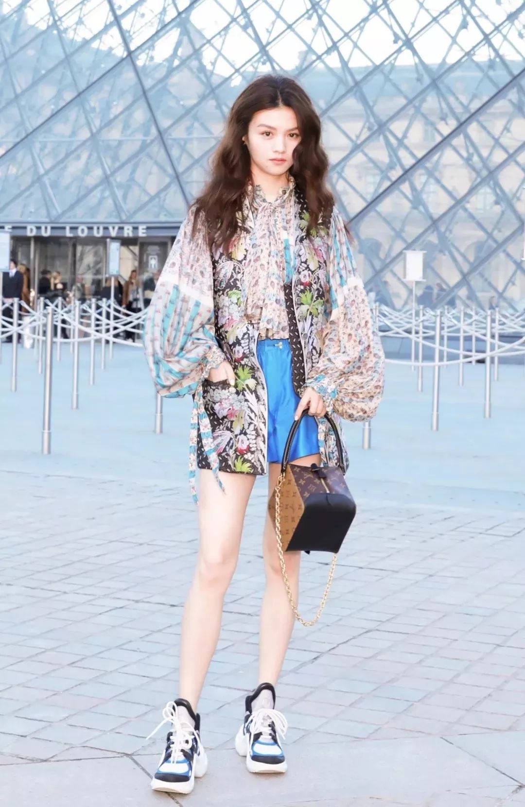 高级真丝女士衬衣图片,轻奢高级感真丝衬衣