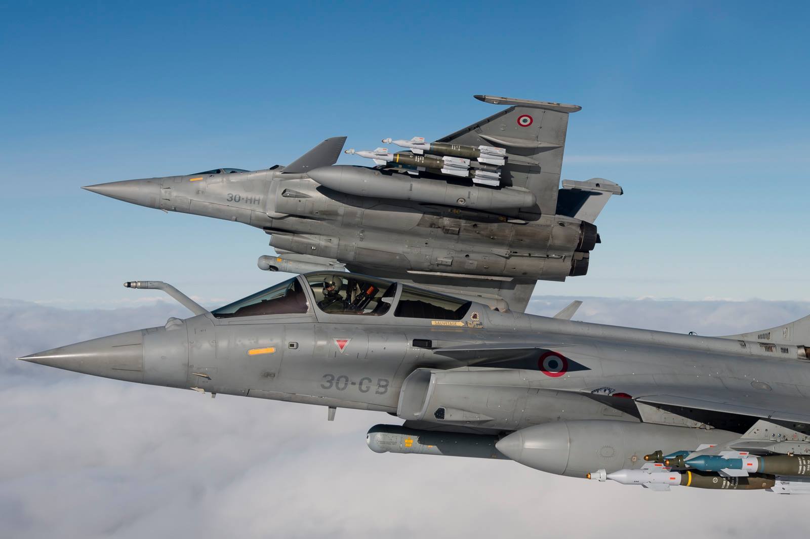 希腊接收首架法国阵风战斗机,希腊采购18架法国阵风战机