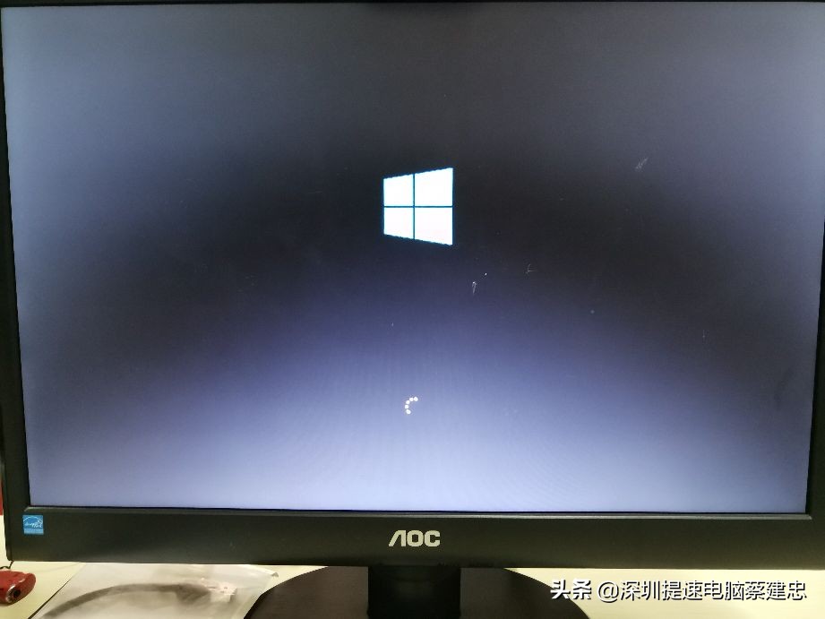 固态硬盘自带win10系统开机教程,win10固态硬盘开机自检