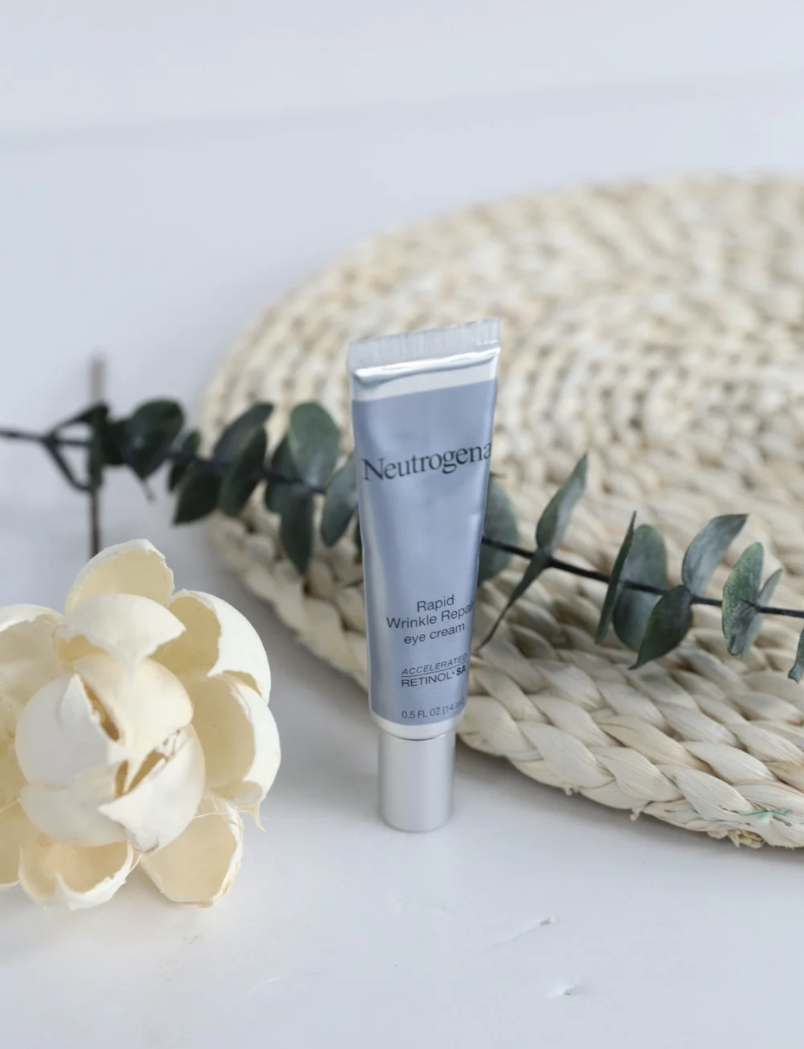 40岁眼霜排名十大公认好用的眼霜,眼霜推荐排行第一适合60岁的眼霜