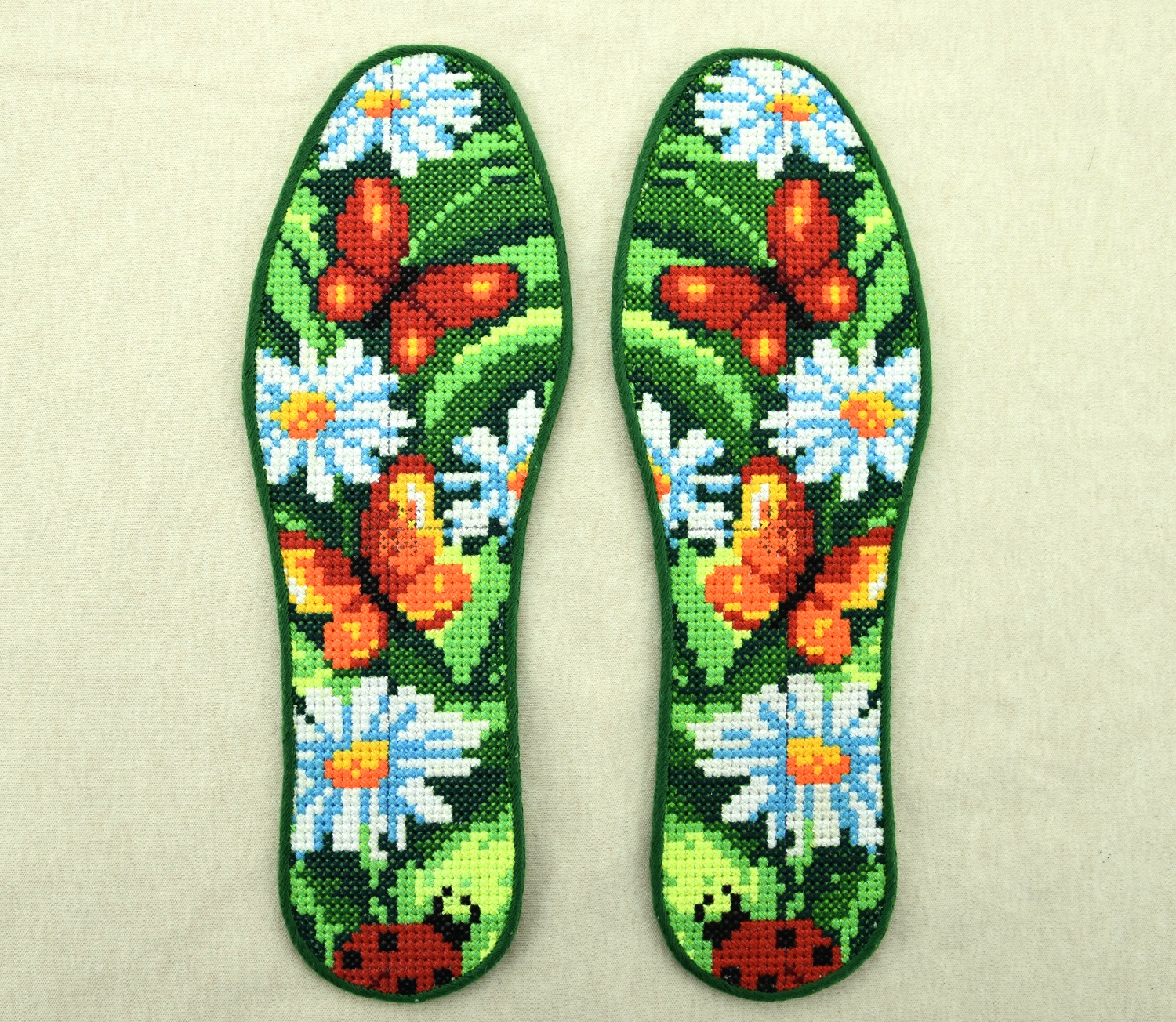 手工艺术鞋垫怎么绣,针孔手工艺术鞋垫