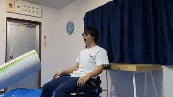 在房间里发射10000颗爆米花，这位日本人真是被居家隔离憋坏了