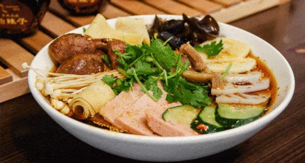 冒菜是一个人的狂欢火锅,一家好吃到爆的火锅冒菜