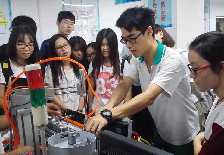 所谓的技校究竟有哪些不好,家长们注意了技校到底有多坑