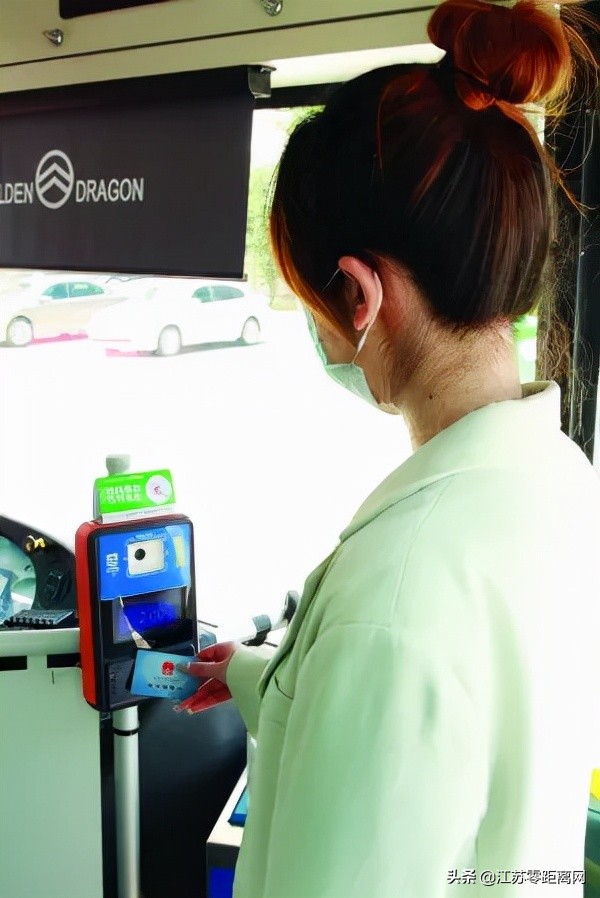 第三代社保卡可以乘坐地铁吗,第三代社保卡可免费乘公交吗