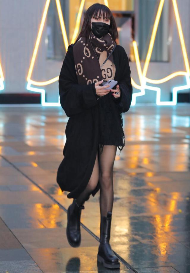 穿到膝盖的鞋子搭什么衣服好看,慵懒感穿搭搭配什么鞋子