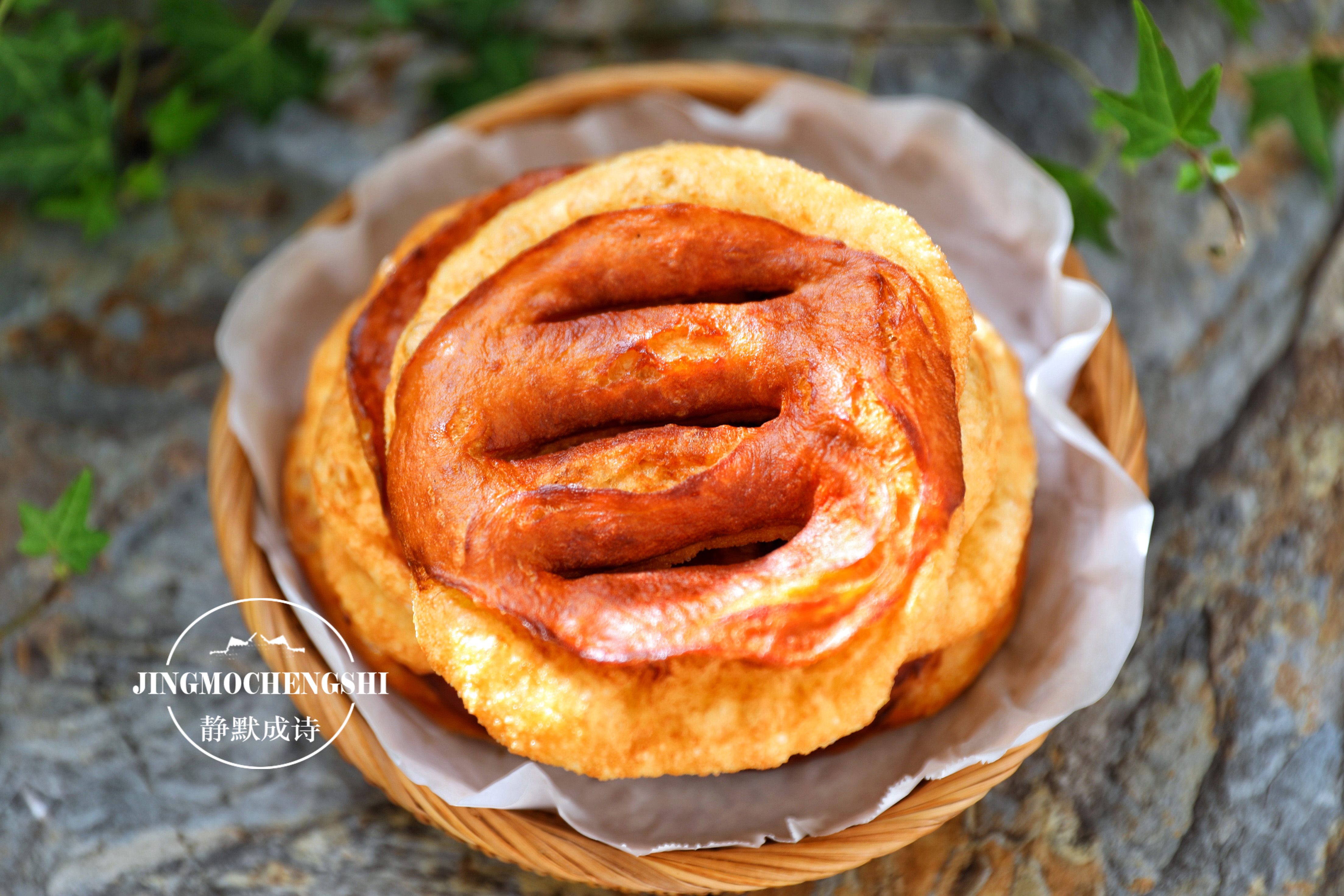 糖油饼怎么做又软又好吃又简单,早餐老北京糖油饼做法大全视频