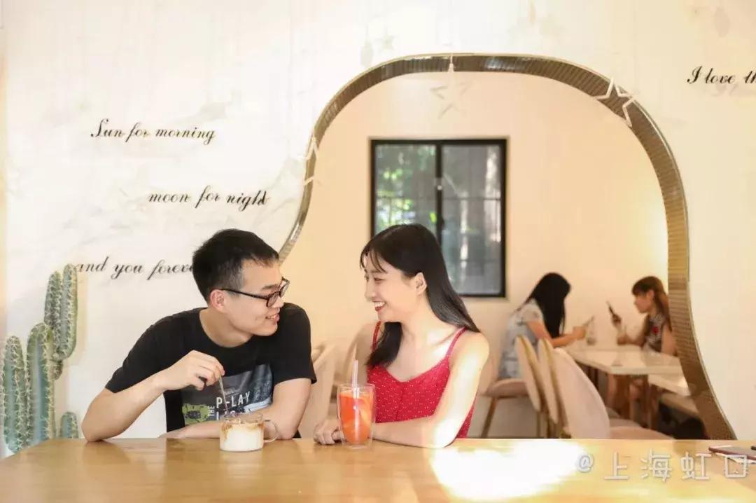 张晋蔡少芬上海街头,张晋蔡少芬上海游