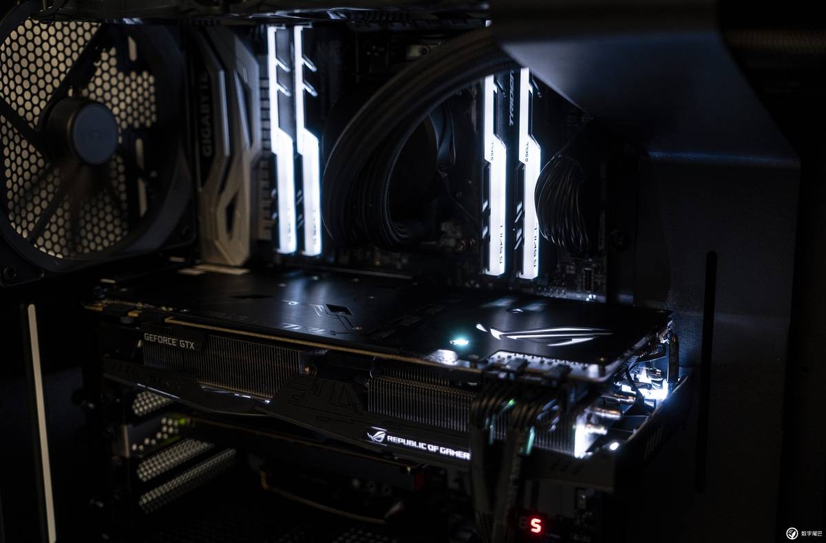 256内存黑苹果,苹果12大型翻车视频